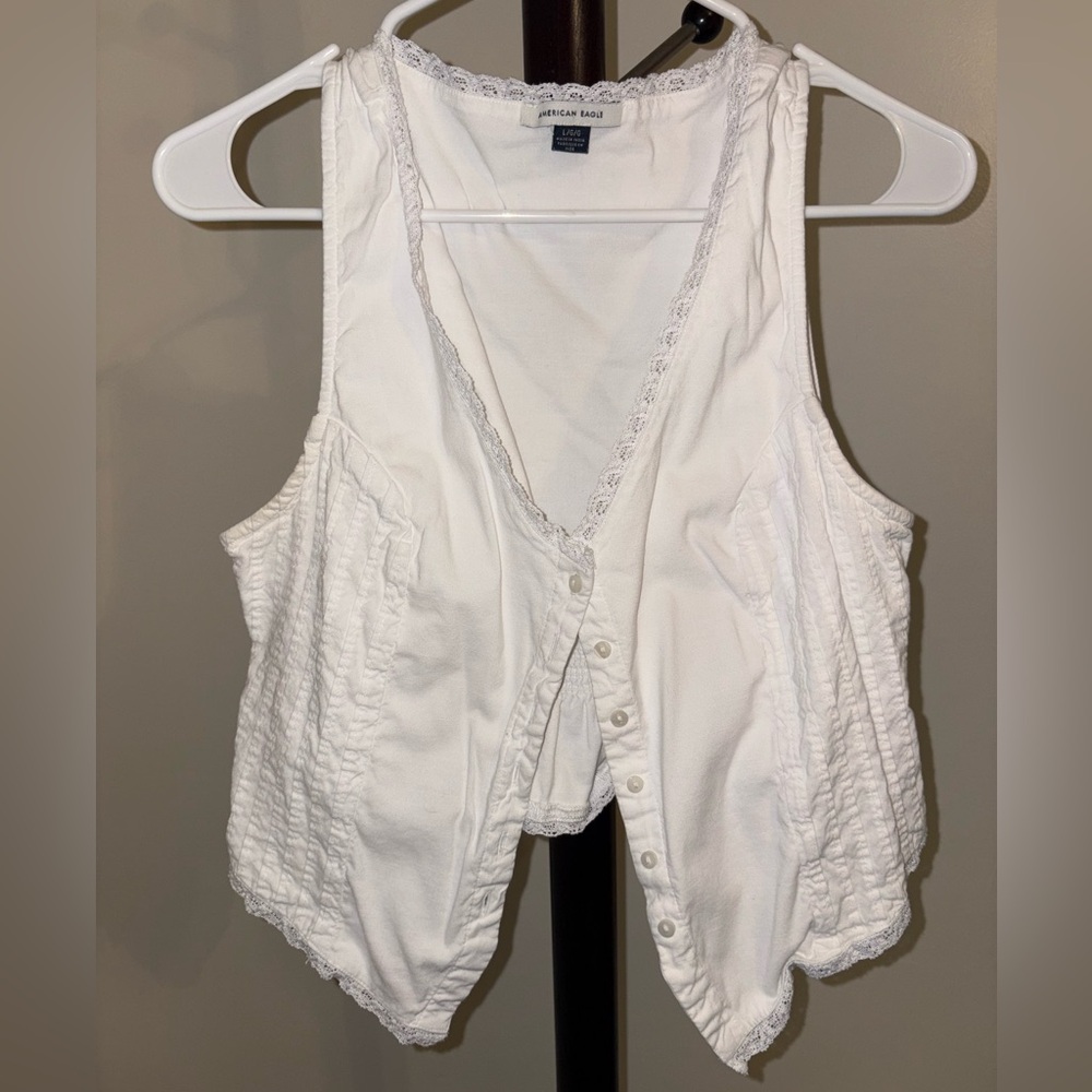 American Eagle Outfitters White Sleeveless Blouse